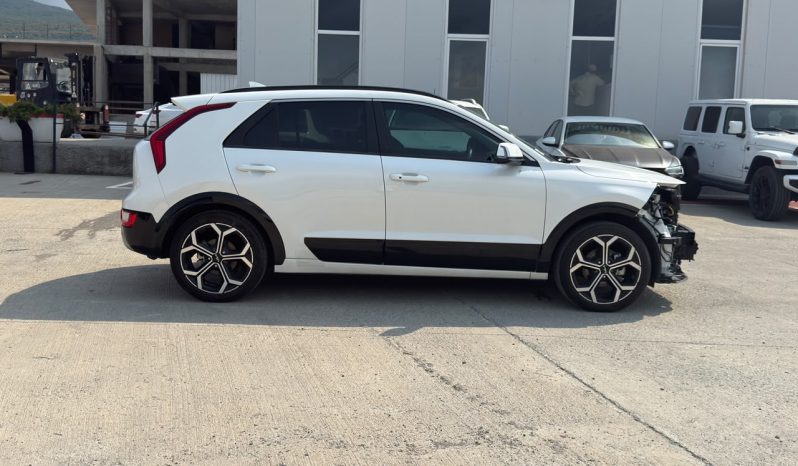 
								KIA Niro full									