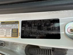 
										KIA Niro full									