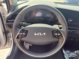 
										KIA Niro full									