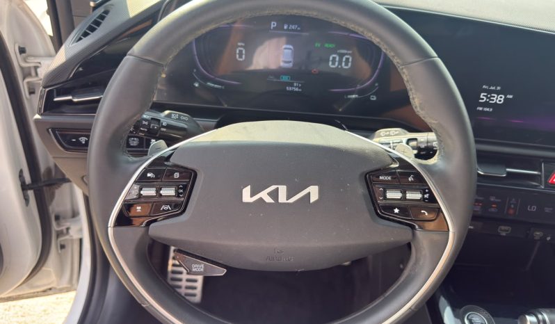 
								KIA Niro full									