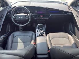 
										KIA Niro full									