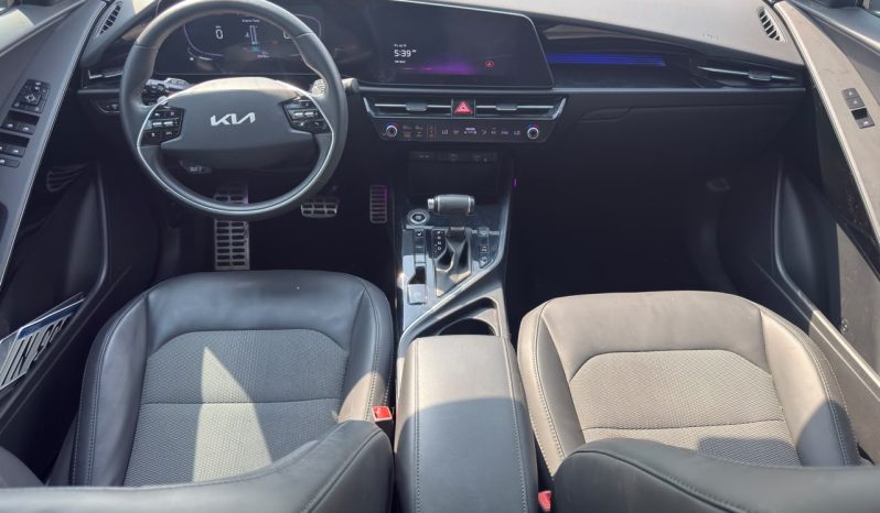 
								KIA Niro full									