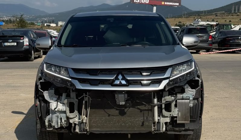 
								Mitsubishi Outlander full									