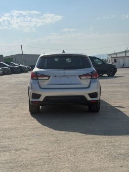 
										Mitsubishi Outlander full									