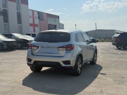 
										Mitsubishi Outlander full									