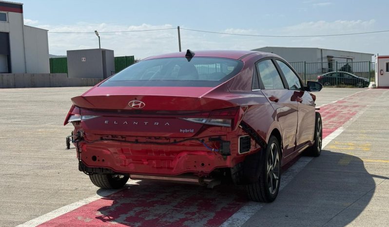 
								Hyundai Elantra full									