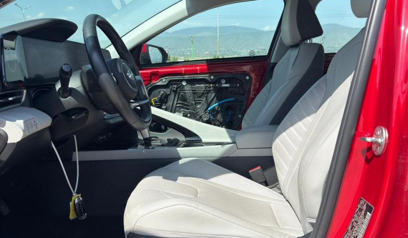 
								Hyundai Elantra full									