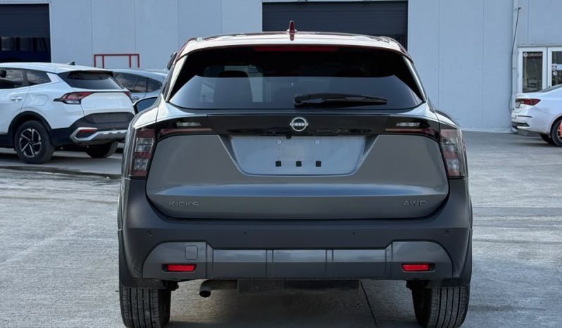 
								Nissan Kicks full									