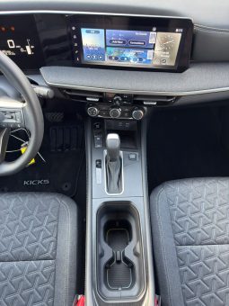 
										Nissan Kicks full									