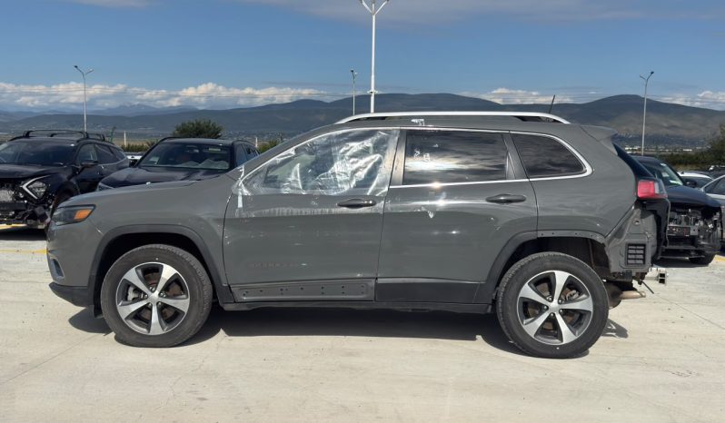 
								Jeep Cherokee full									