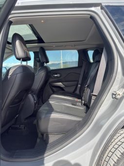 
										Jeep Cherokee full									
