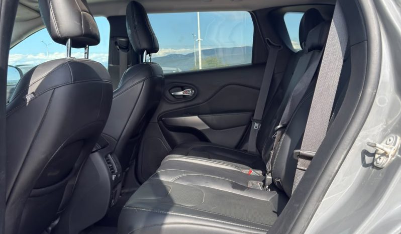 
								Jeep Cherokee full									