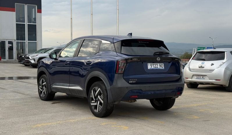 
								Nissan Kicks full									
