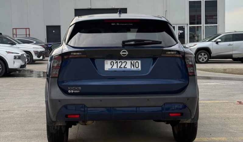 
								Nissan Kicks full									