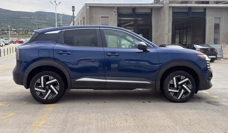 
								Nissan Kicks full									