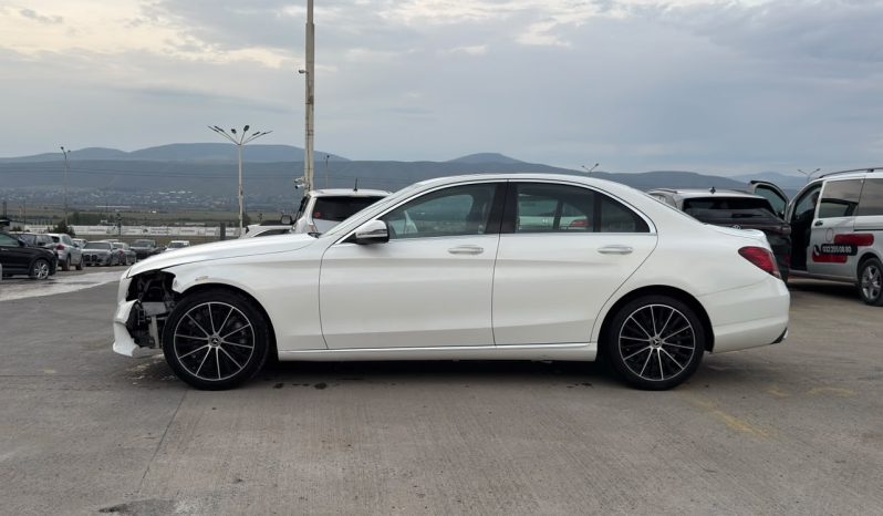 
								Mercedes-Benz C-Class full									