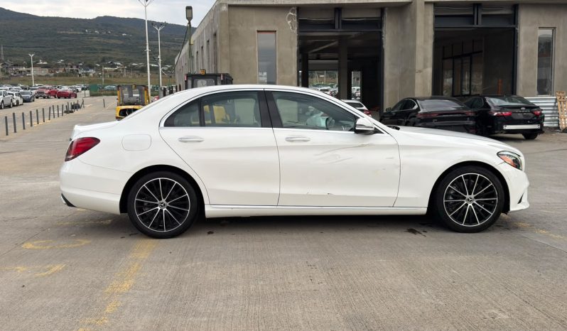 
								Mercedes-Benz C-Class full									
