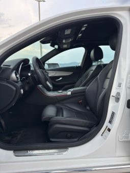 
										Mercedes-Benz C-Class full									