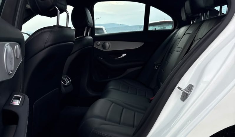 
								Mercedes-Benz C-Class full									