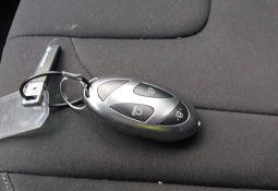 
										Hyundai Elantra full									