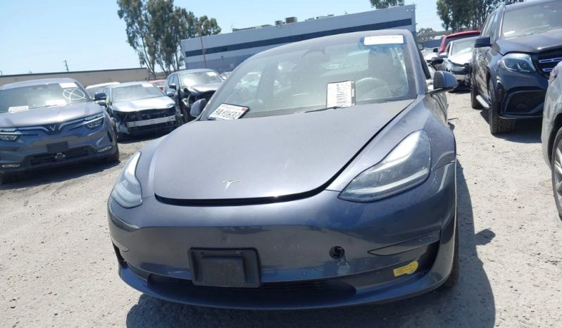 
								Tesla Model 3 full									