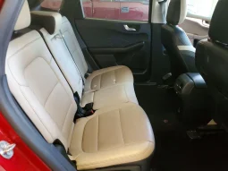 
										Ford Escape full									