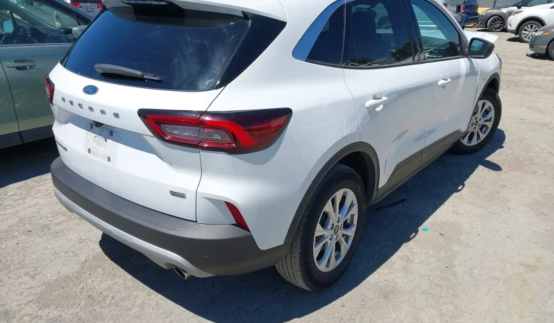 
								Ford Escape full									