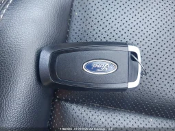 
										Ford Escape full									