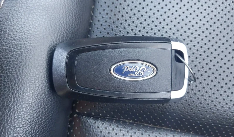 
								Ford Escape full									