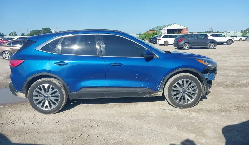 
								Ford Escape full									