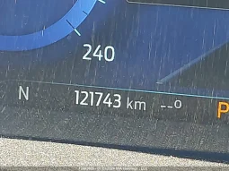 
										Ford Escape full									