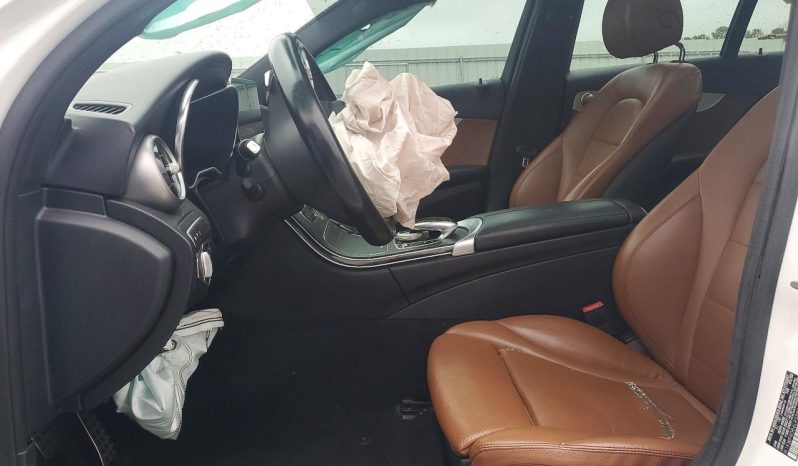 
								Mercedes-Benz C 300 full									