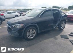 
										2021 Mercedes-Benz GLA 250 full									