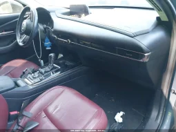 
										Mazda CX-30 full									