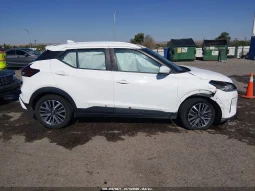 
										Nissan Kicks full									