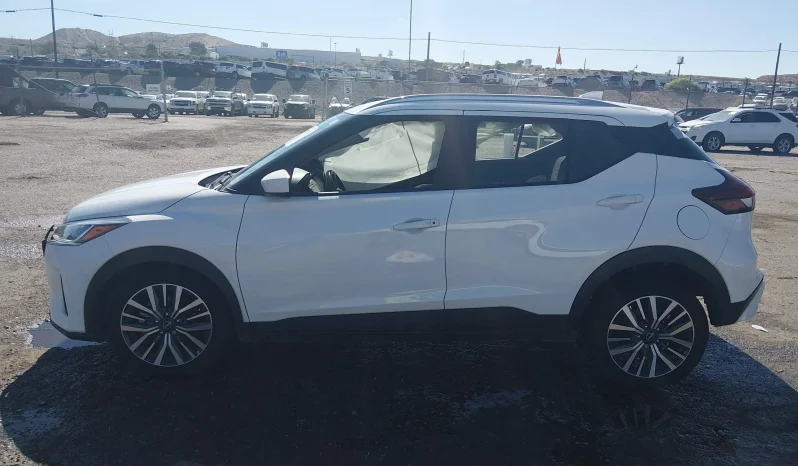 
								Nissan Kicks full									