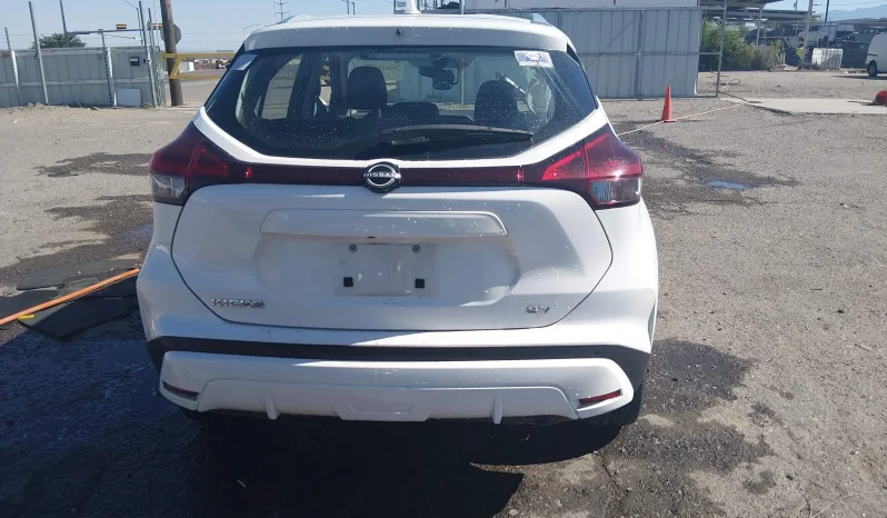 
								Nissan Kicks full									