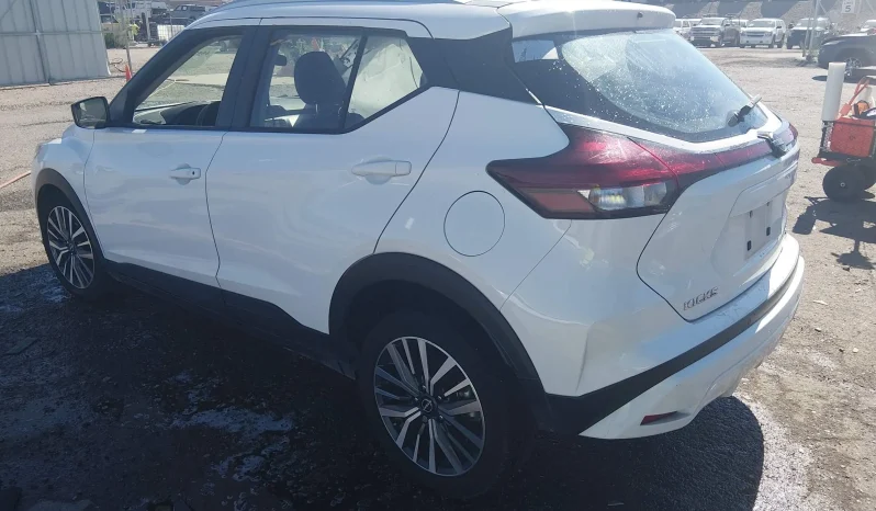 
								Nissan Kicks full									