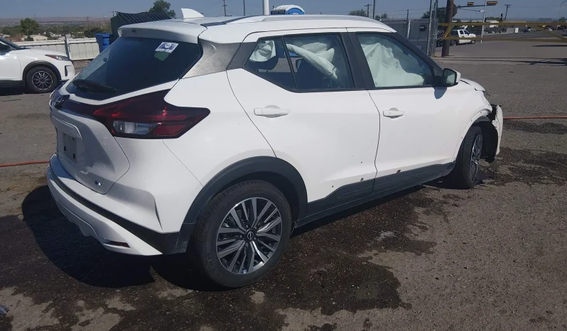 
								Nissan Kicks full									