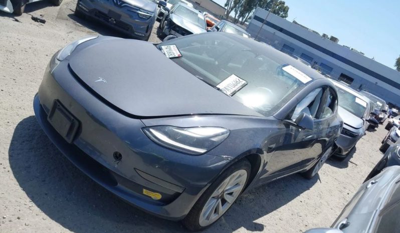 
								Tesla Model 3 full									