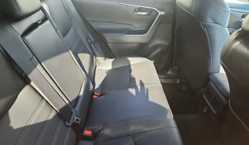 
								Toyota RAV4 full									