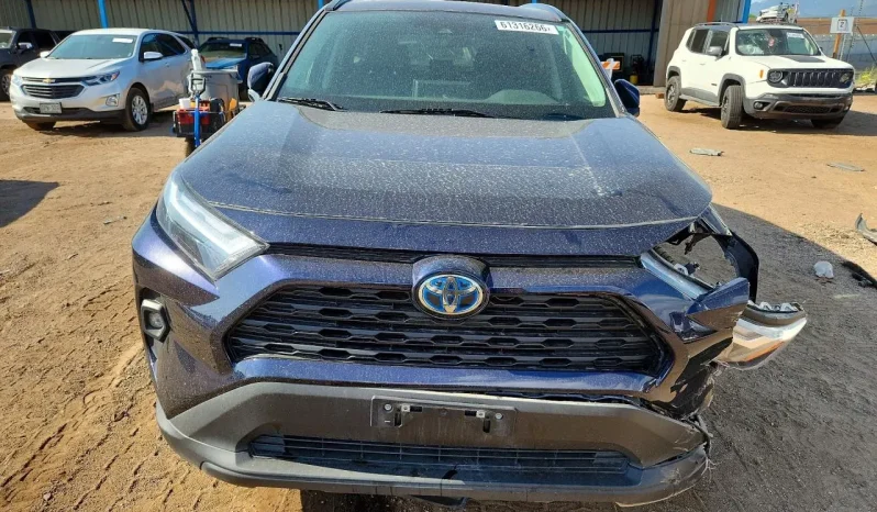
								Toyota RAV4 full									