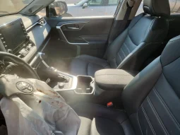
										Toyota RAV4 full									