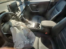 
										Toyota RAV4 full									