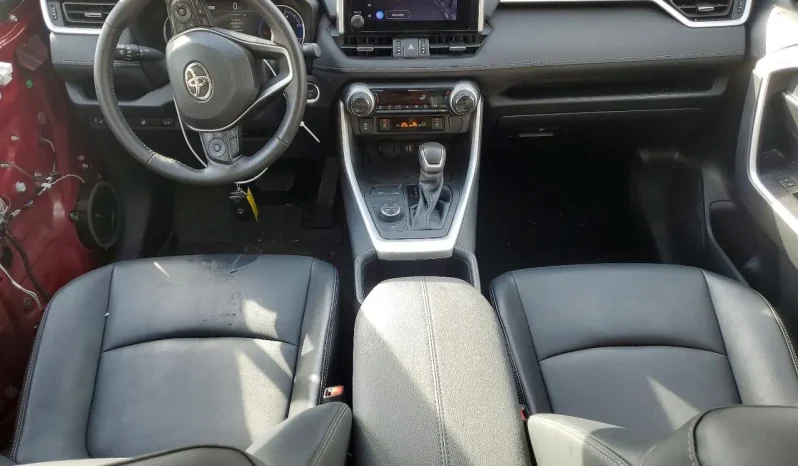 
								Toyota RAV4 Hybrid full									