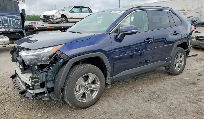 
								Toyota RAV4 full									