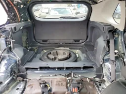 
										Toyota RAV4 full									
