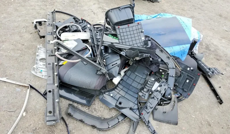 
								Toyota RAV4 full									