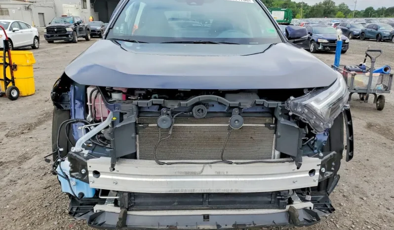 
								Toyota RAV4 full									
