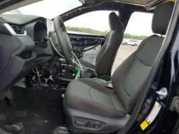 
										Toyota RAV4 full									